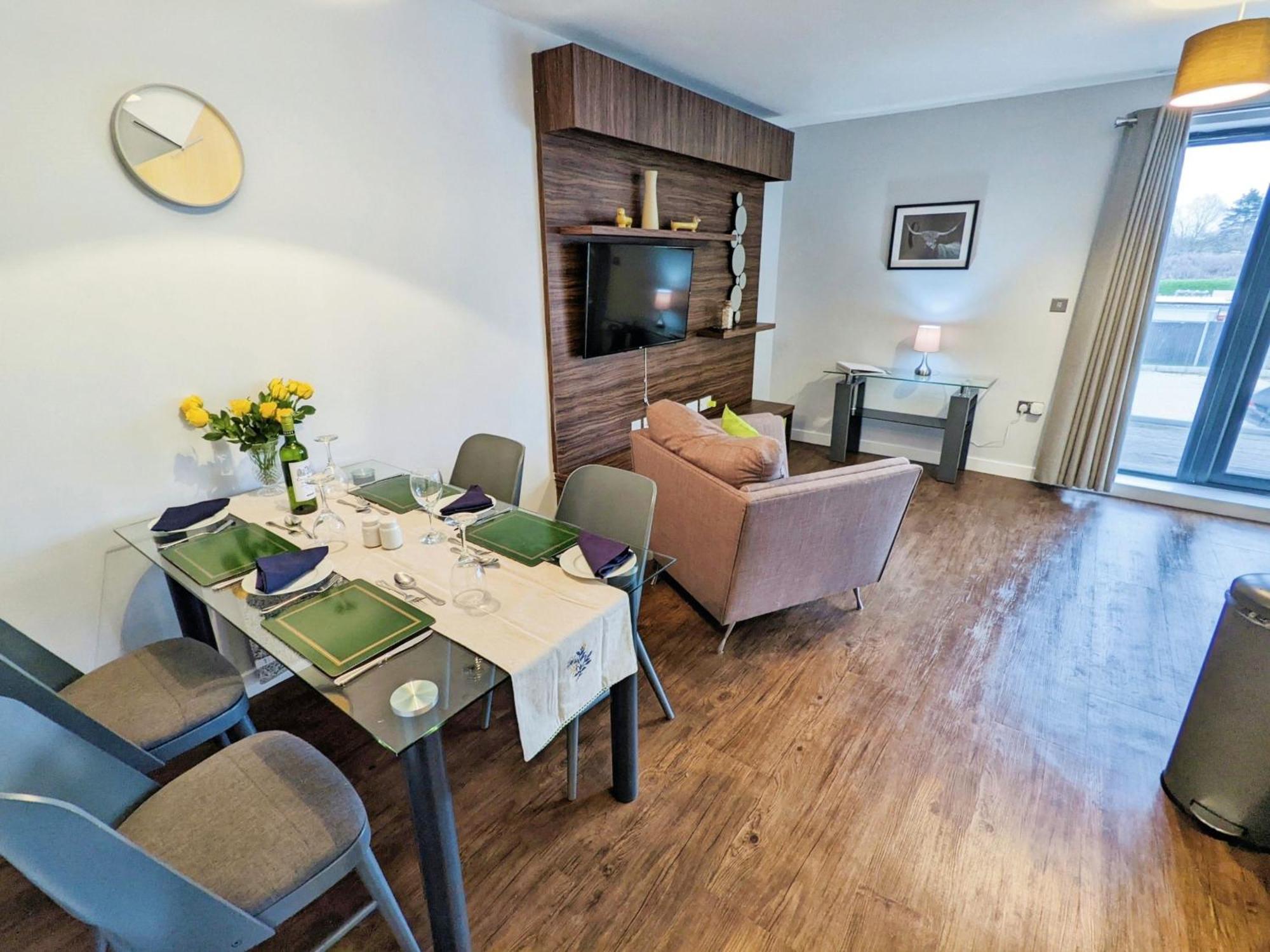 Folly View Villa นิวพอร์ต ภายนอก รูปภาพ