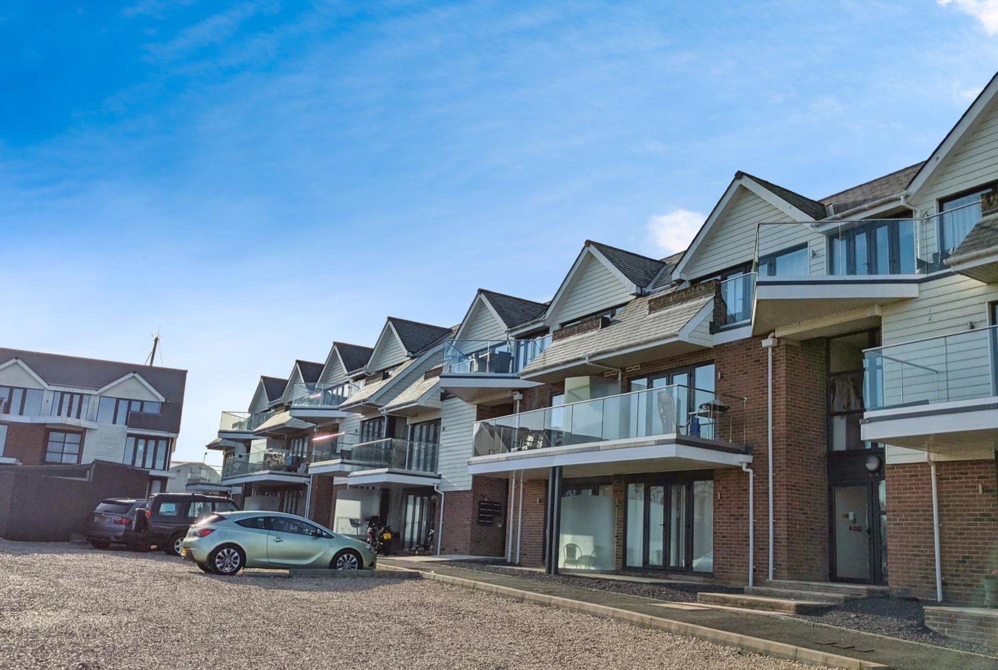 Folly View Villa นิวพอร์ต ภายนอก รูปภาพ